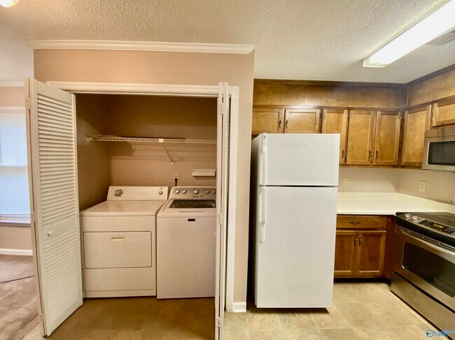 Building Photo - 1110 Liberty Dr
