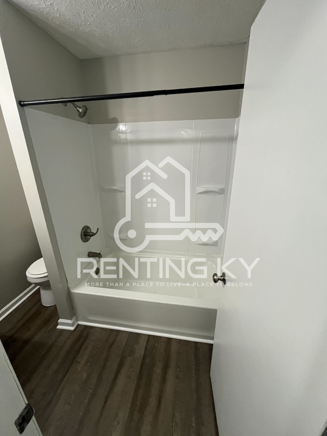 Building Photo - Completely Updated 2-Bed, 1.5-Bath Townhome!