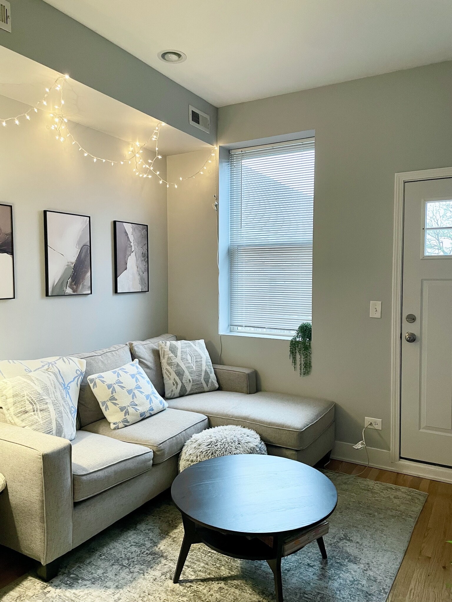 Building Photo - 2135 S Fairfield Ave