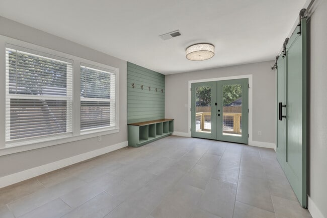 Building Photo - 1017 W Martin Luther King Dr