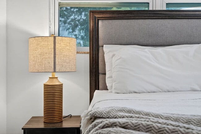 Building Photo - 6660 Custer St