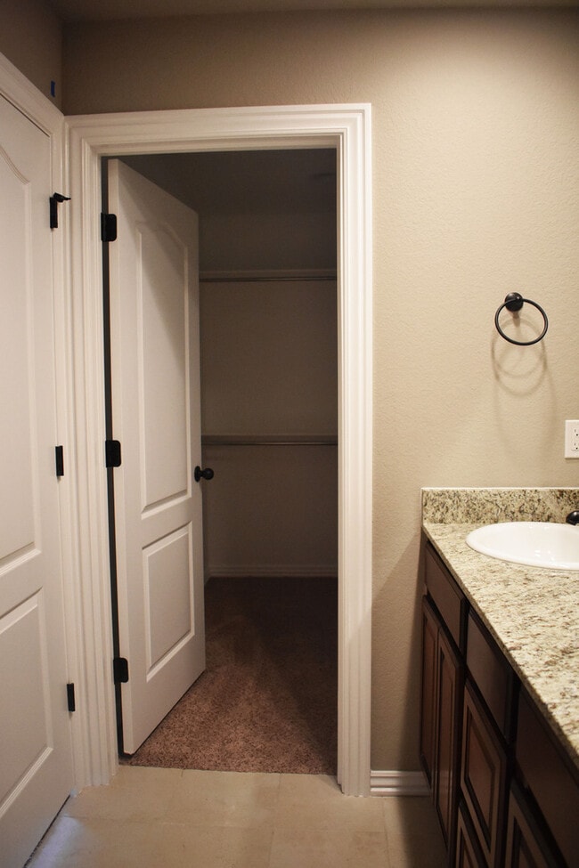 Building Photo - 3 Bedroom 2 Bathroom Home in Prairie Grove.