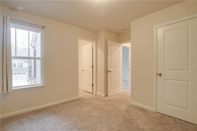Building Photo - 116 Cedar Ln