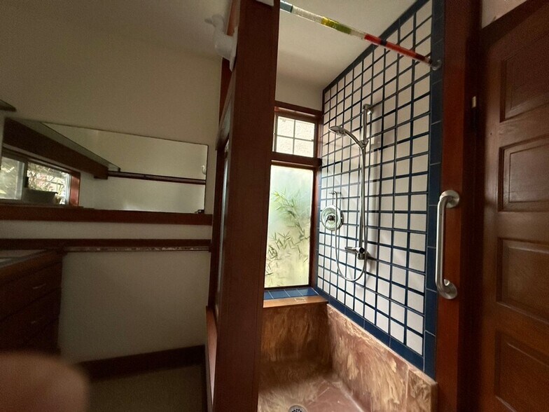 Building Photo - Hidden Garden Retreat – A One-Bedroom Oasis in the Heart of Venice