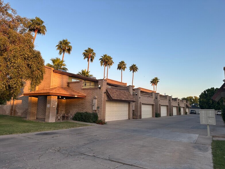 Building Photo - 1037 E Highland Ave