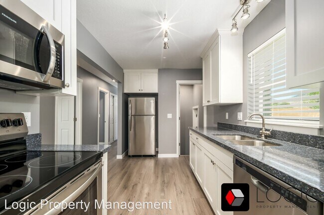 Building Photo - 4 br, 2 bath House - 4050 Porter Ave.