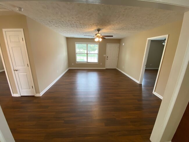 Building Photo - 367 Hendrixson Dr