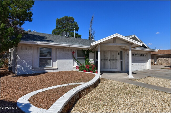 Building Photo - 1739 Russ Randall St