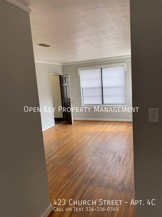 Building Photo - Beautiful Apartment For Rent Near Downtown...