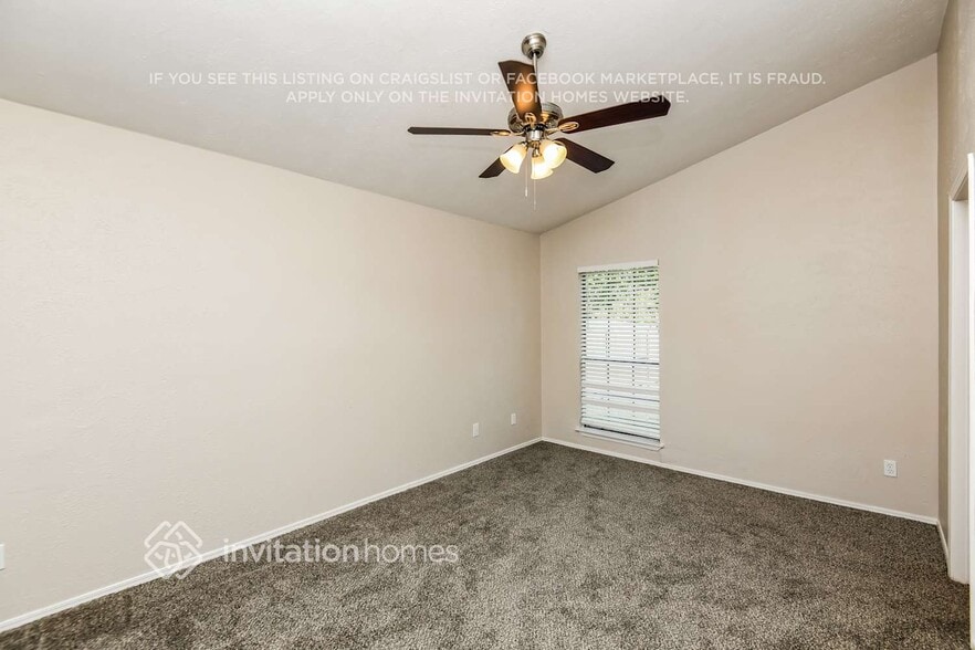 Building Photo - 4245 Periwinkle Dr