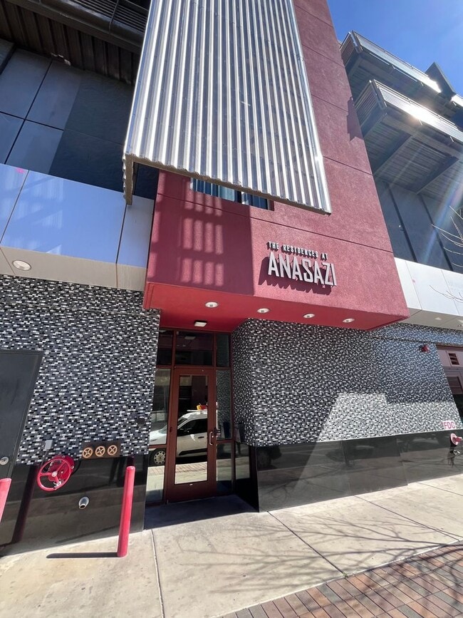 Building Photo - WOWZER Beautiful 1 bedroom Condo