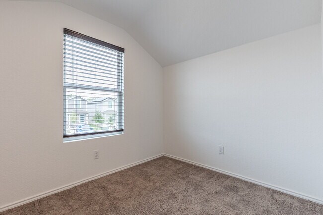 Building Photo - 7125 Elm Cv