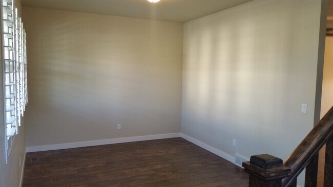 Front Room - 10608 S Topview Rd