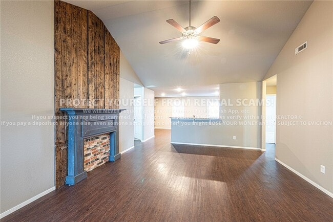 Building Photo - 1336 S Splash Dr