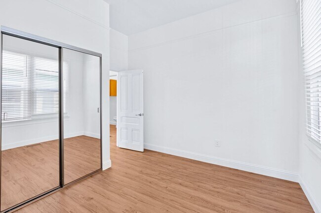 Building Photo - Downtown Napa 2 bdrm 1.5 Bath Home Availab...