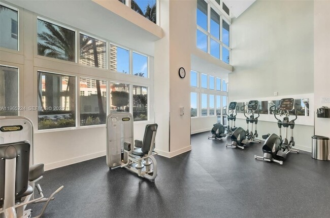 Building Photo - 1900 N Bayshore Dr