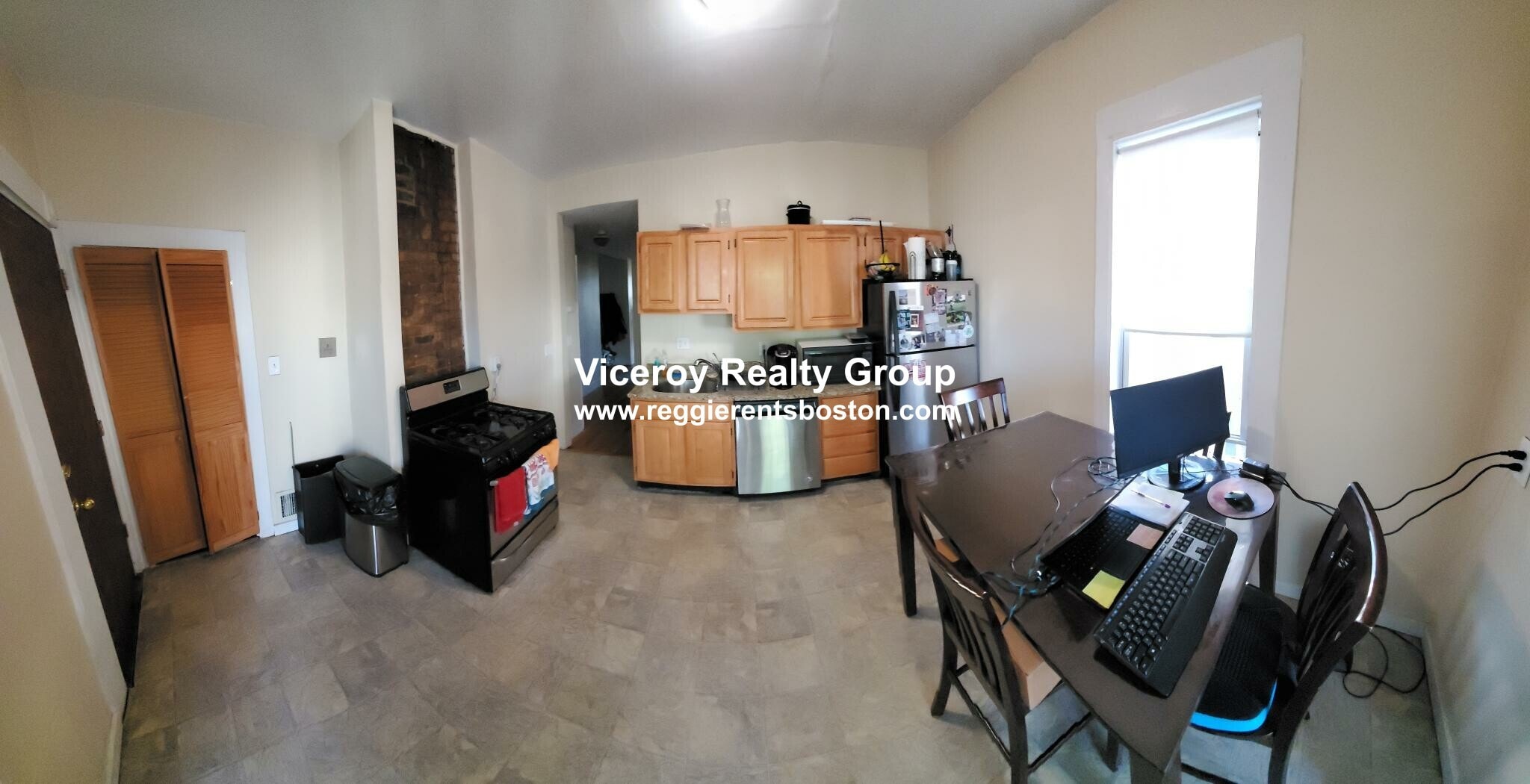 Building Photo - 861 E 1st St