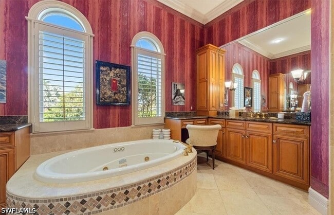 Building Photo - 550 21st Ave S