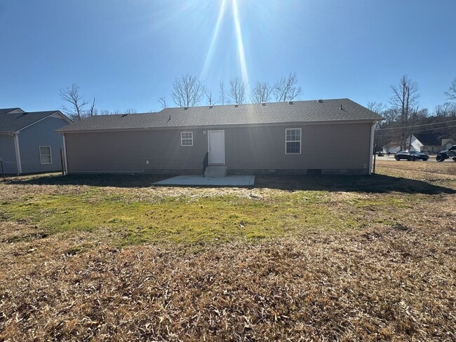 Building Photo - $500 OFF 1st Month!…Spacious Home with Large Yard!!
