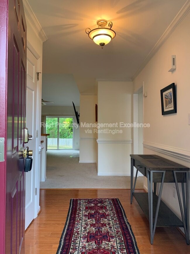 Building Photo - 205 Will Ct