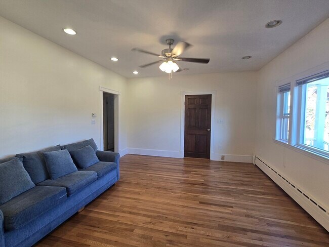 Building Photo - 85 Lynde St