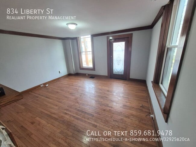 Building Photo - 834 Liberty St