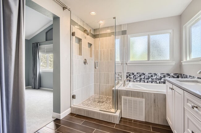 Building Photo - 16081 Bluebonnet Dr