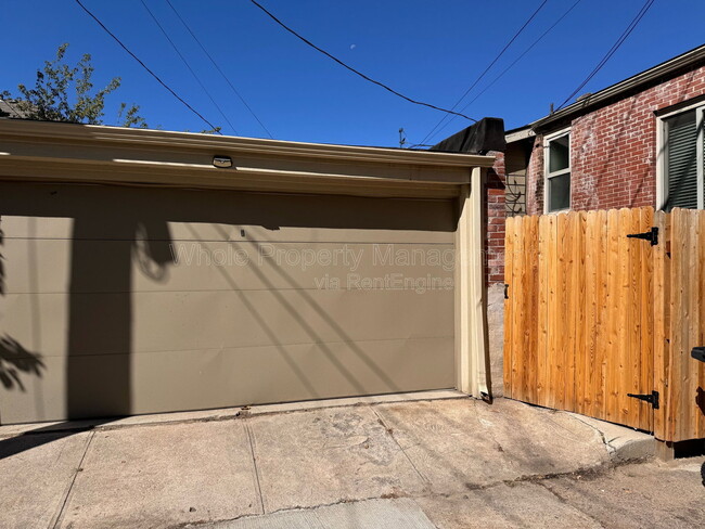 Building Photo - 2118 E 21st Ave