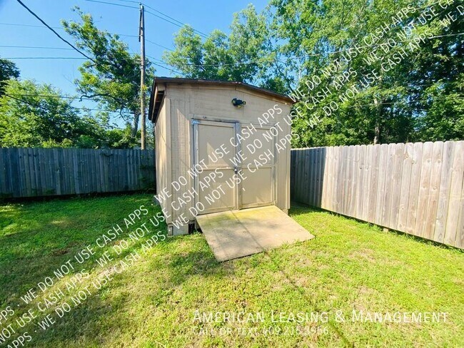 Building Photo - Beautiful Newer Construction, 3 bedroom-2 ...