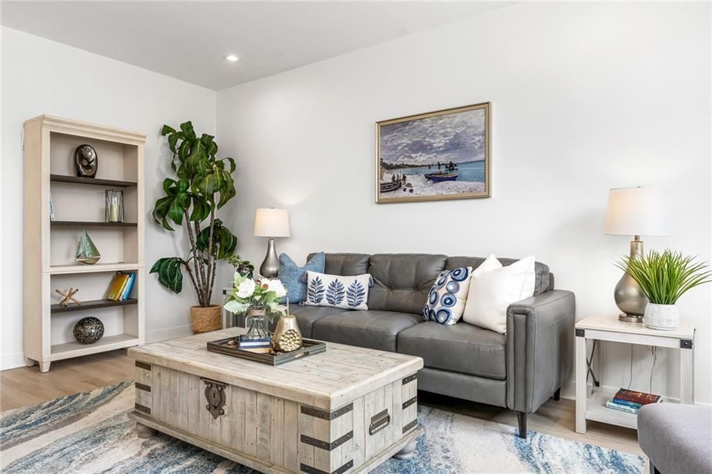 Building Photo - 50 Murray St