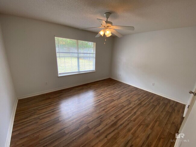 Building Photo - 7960 Eagle Creek Dr