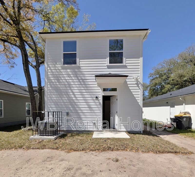 Building Photo - 1137 Van Buren St