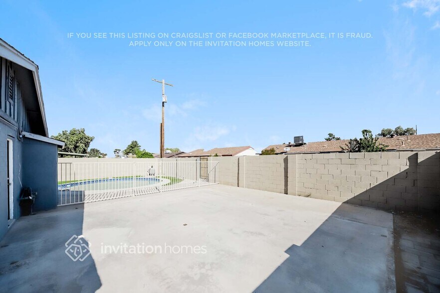Building Photo - 4038 W Townley Ave