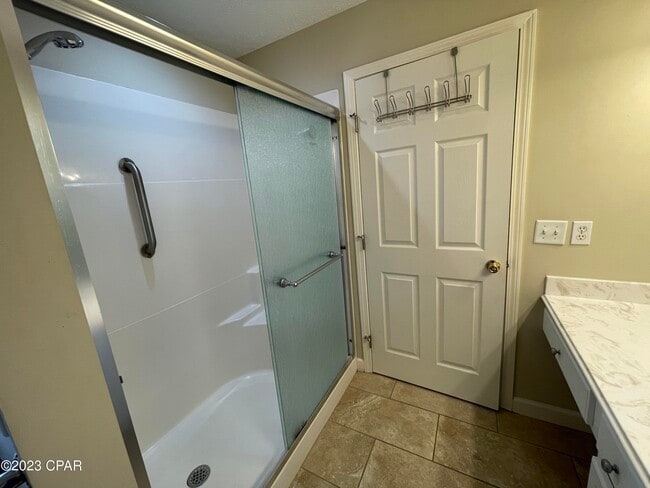 Building Photo - 114 Lakeridge Dr