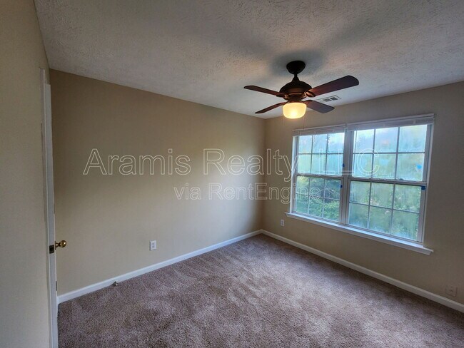 Building Photo - 1624 Oak Trace Cir