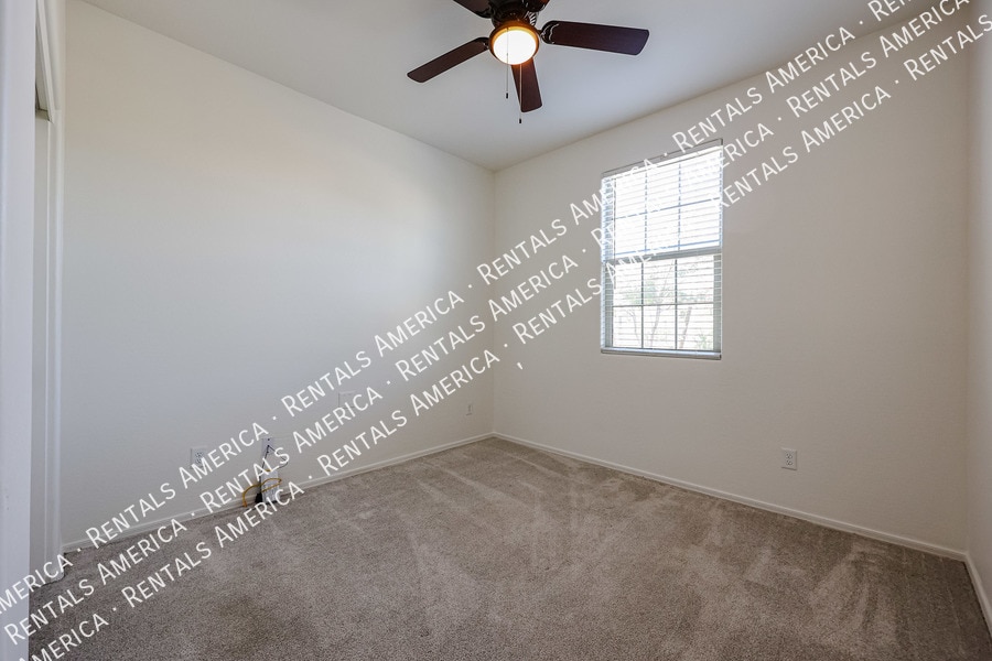 Building Photo - 7223 N 125th Dr