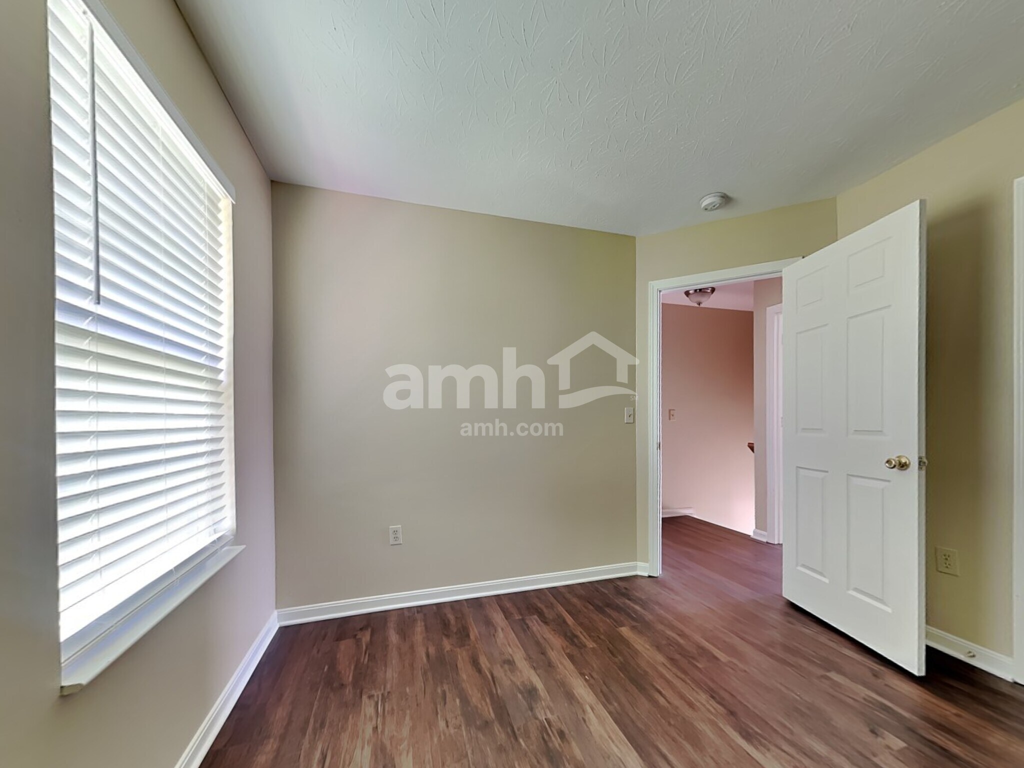 Building Photo - 2132 Lunar Ln