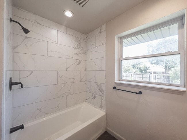 Building Photo - This Perfect Home Awaits!