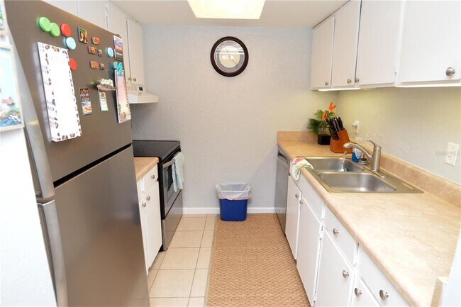 Building Photo - 12760 Indian Rocks Rd