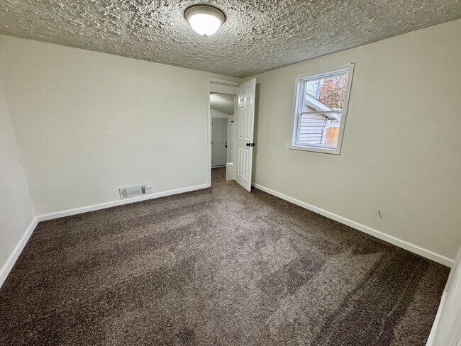 Building Photo - 1419 N Purdum St