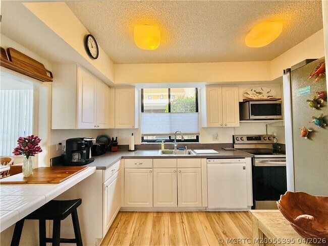 Building Photo - 3432 NE Causeway Blvd