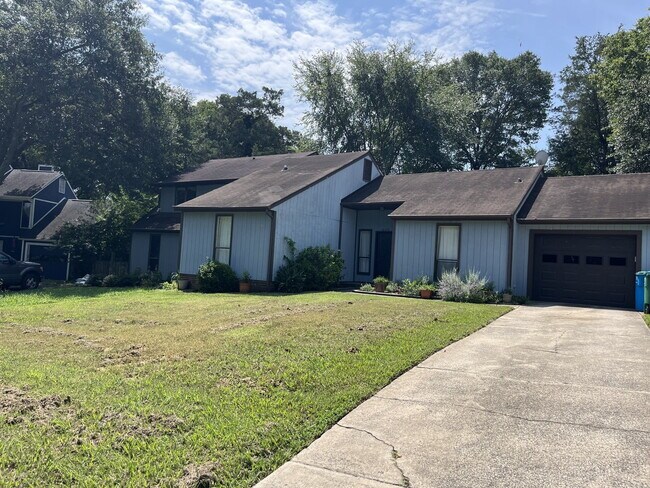 Primary Photo - 10319 Osprey Dr