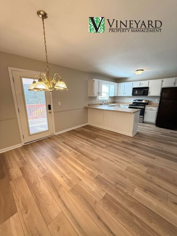 Building Photo - 6055 Sand Wedge Cir