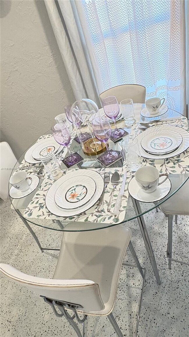 Building Photo - 1901 SW 9th St