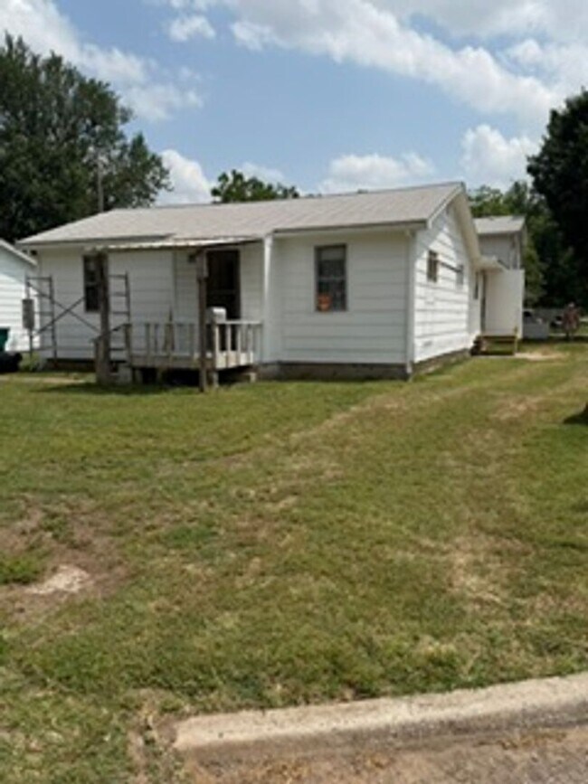 Building Photo - 3348 SW 23rd St
