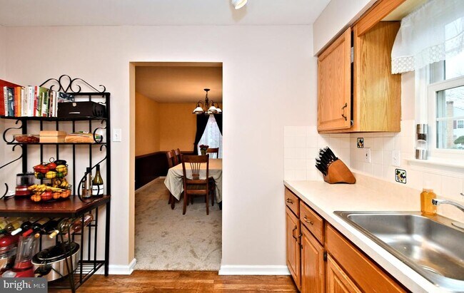 Building Photo - 800 Beacon Ct