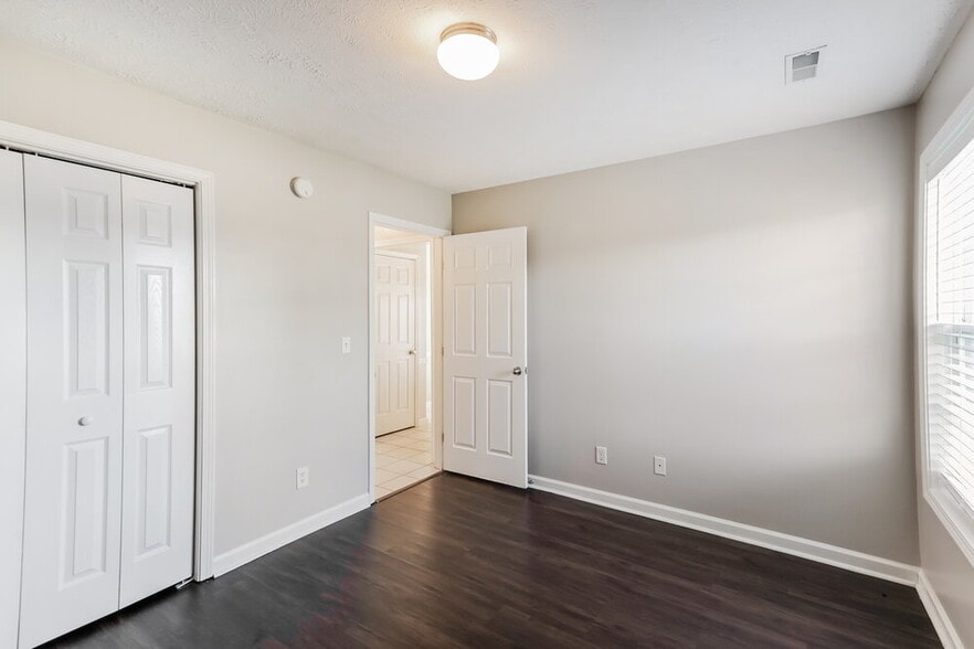 Building Photo - 107 Blythe Ct