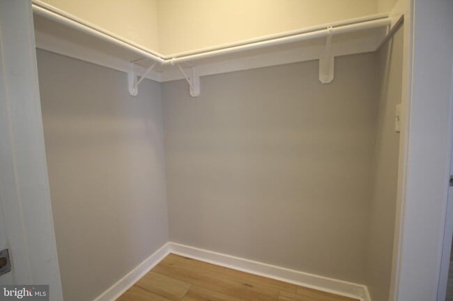 Building Photo - 20 Swan St