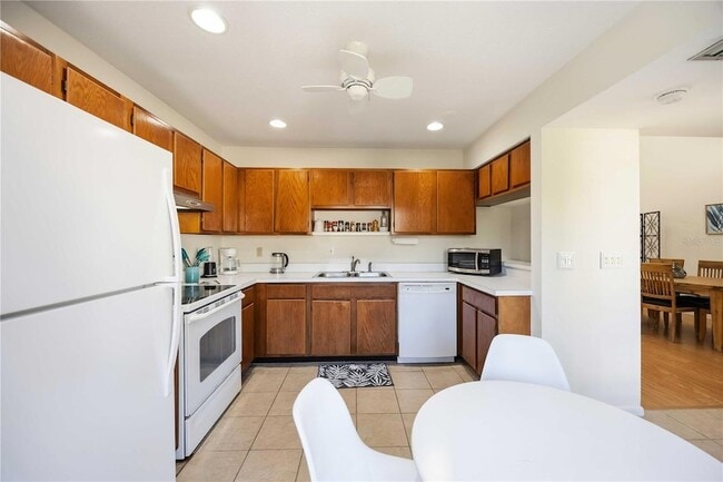 Building Photo - 1626 Brookhouse Dr