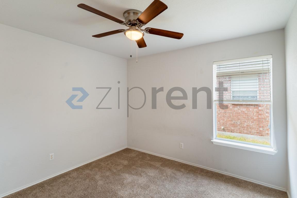 Building Photo - Unit